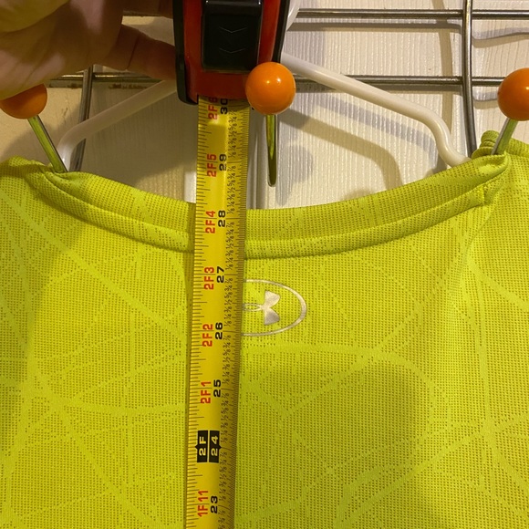 SOLD***3/$45***Under Armour NWOT HeatGear V-Neck Plus Size 2X - Picture 6 of 7